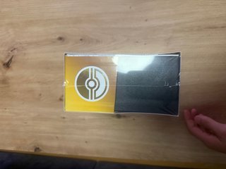 Caja de Entrenador Élite Pokémon 25 Aniversario
