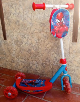 Patinete Infantil Spiderman