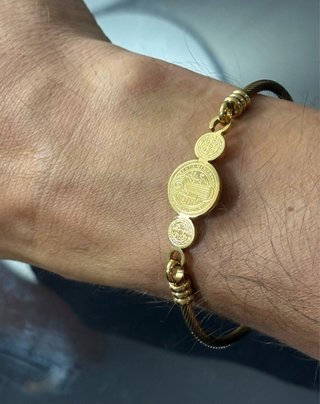 Pulseira de Aço Dourada com Medalha São Bento