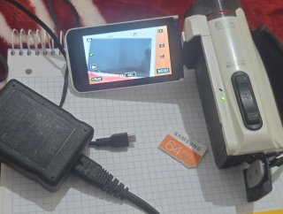Cámara JVC Quad Proof Full HD Everio R Blanca
