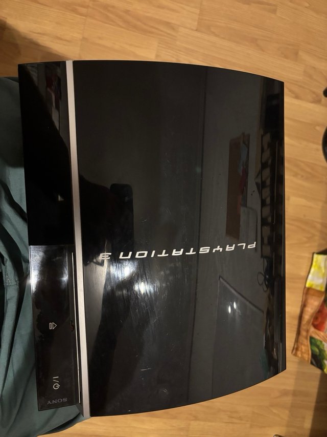 6 juegos + Consola PlayStation 3 80GB