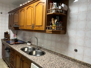Cocina completa madera con electrodomésticos