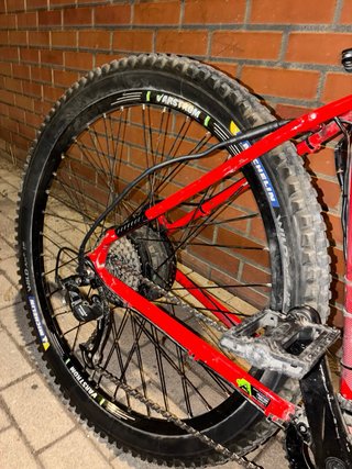 Bicicleta Eléctrica Cannondale Roja
