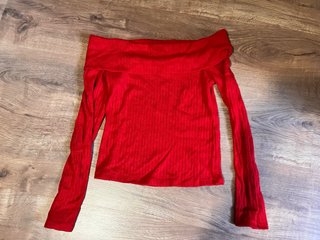 Top Hombros Descubiertos Rojo Stradivarius Talla S