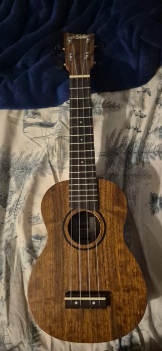 Ukelele Ashton UKE500SBW UKELELE ASHTON SOPRANO AC