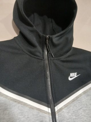Chaqueta Nike Tech Fleece Gris y Negra