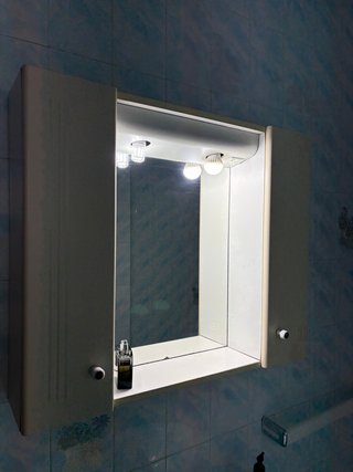 Armario de baño con espejo