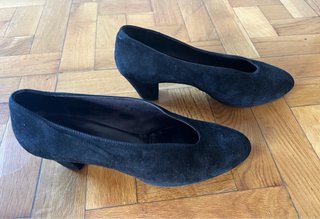 Zapatos de ante, de tacón. D'chicas. Número 40