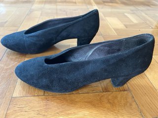 Zapatos de ante, de tacón. D'chicas. Número 40