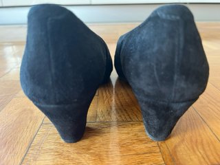 Zapatos de ante, de tacón. D'chicas. Número 40
