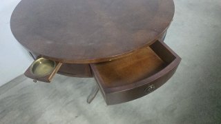 Mesa antigua de madera