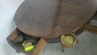 Mesa antigua de madera