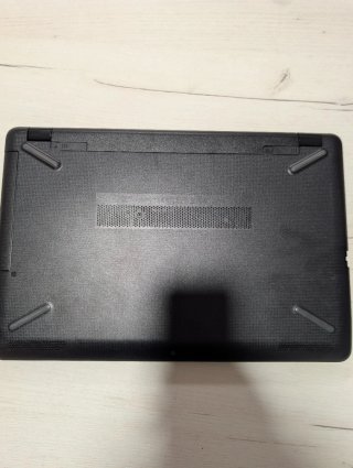Portátil HP 15,6" / 8GB RAM / 256GB SSD Año 2017