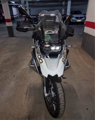 BMW R 1200 GS 2015 – 101.000 km – Muy equipada