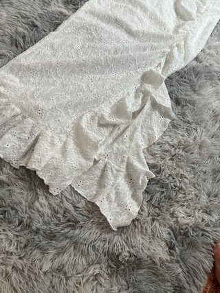 Joocy Babi Vestido Midi Blanco – Bordados Volantes