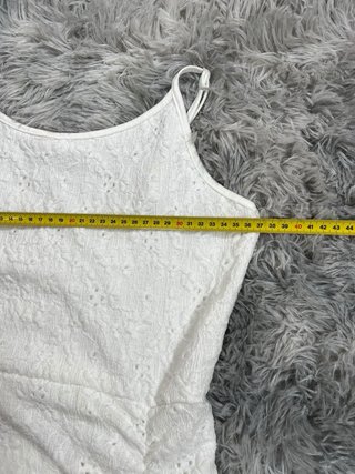 Joocy Babi Vestido Midi Blanco – Bordados Volantes