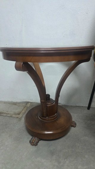 Mesita auxiliar antigua de madera