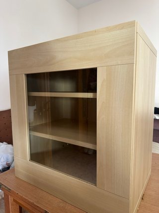 Armario IKEA de Madera con Puerta de Cristal
