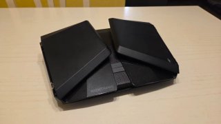 Router Wi-Fi 6 Tri-Band Netgear Nighthawk RAX200