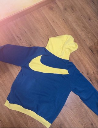 Sudadera Nike azul y amarilla