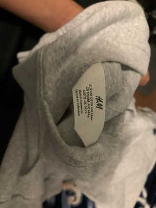 Sudadera con capucha gris