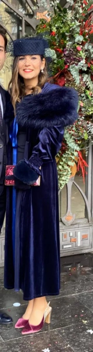 Vestido de fiesta total look azul marimo.