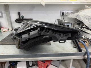 Faro izquierdo Kia EV6 2021-2024 Original