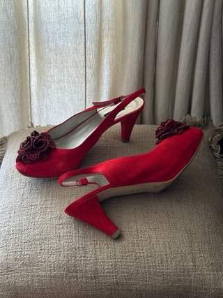 Tacones Argenta Tela Roja Flor