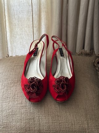 Tacones Argenta Tela Roja Flor