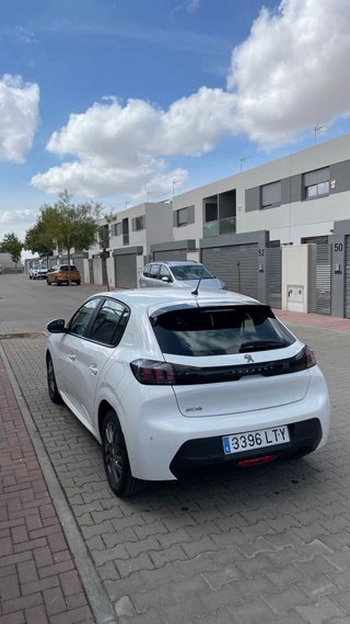 Peugeot 208 2021