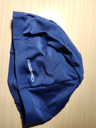 Bañador y gorro de tela para niño