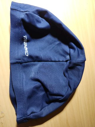 Bañador y gorro de tela para niño