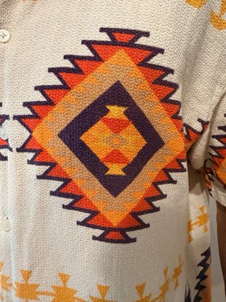 Camisa Bershka Estampado Geométrico Retro