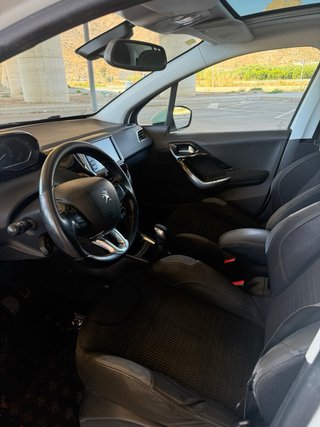 Peugeot 208 2016