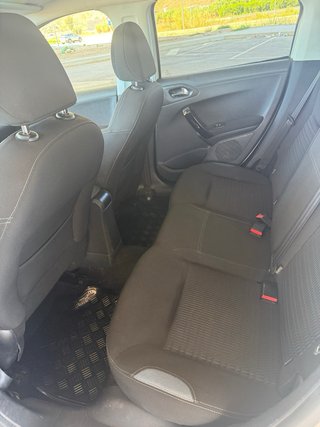 Peugeot 208 2016