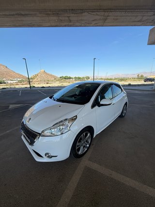 Peugeot 208 2016