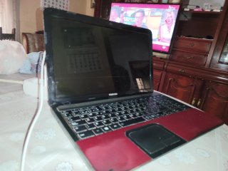 Ordenador Portátil Toshiba  Rojo