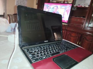 Ordenador Portátil Toshiba  Rojo