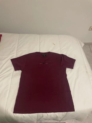 Camiseta SikSilk Negra con Mangas Rojas Rosas