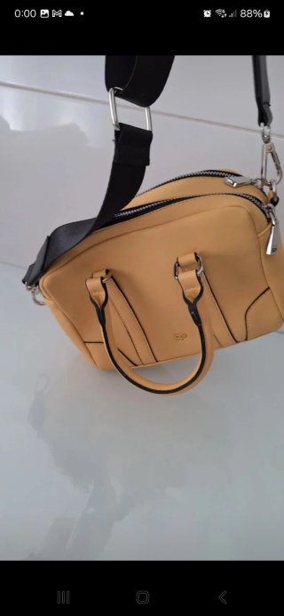Bolso amarillo pastel