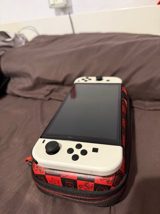 Nintendo Switch OLED Blanca y Negra