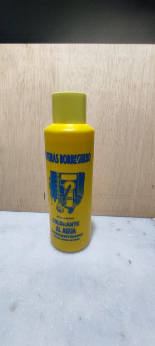 Colorante al agua Amarillo 1L. Otro de regalo.