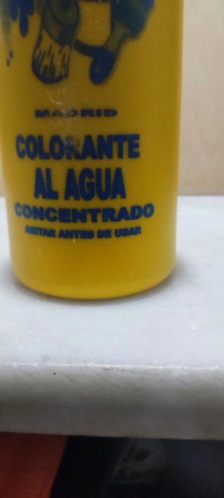 Colorante al agua Amarillo 1L. Otro de regalo.