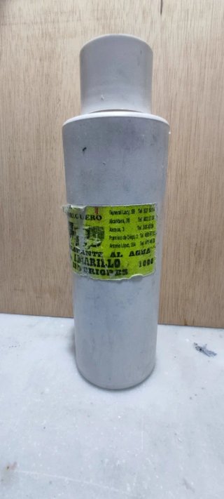 Colorante al agua Amarillo 1L. Otro de regalo.