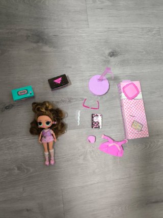 Muñeca Rainbow High con accesorios
