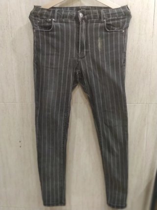 Pantalón Ajustado Bershka Gris Talla 42