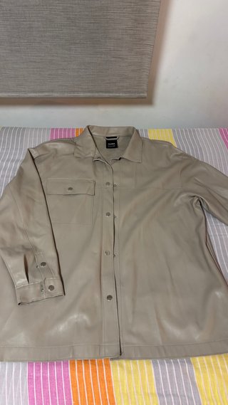 Chaqueta de Polipiel Beige PULL&BEAR