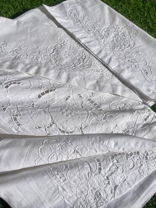 Sábana Antigua Bordada a Mano cama grande completa