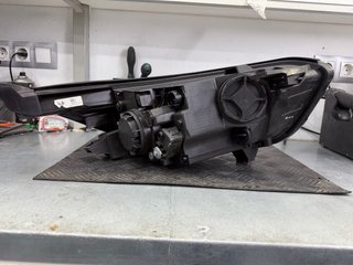 Faro Izquierdo Kia Stonic 2017-2024 Original