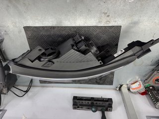 Faro Izquierdo Kia Stonic 2017-2024 Original